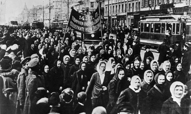 1917_international_womens_day_-_petrograd_0